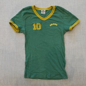 Urban Outfitters Brasil V-neck